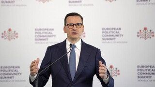 Morawiecki v Moldavsku: Poľsko pomôže Ukrajine s výcvikom pilotov stíhačiek F-16