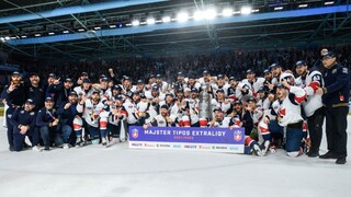 Slovensko spoznalo nového hokejového majstra. Slovan zvládol posledný krok a získal Pohár Vladimíra Dzurillu