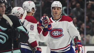 VIDEO: Slafkovský oslávil 21. narodeniny parádne. Dal gól, asistoval a jeho Montreal vyhral